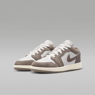 Air Jordan 1 Low Big Kids' Shoes. Nike.com